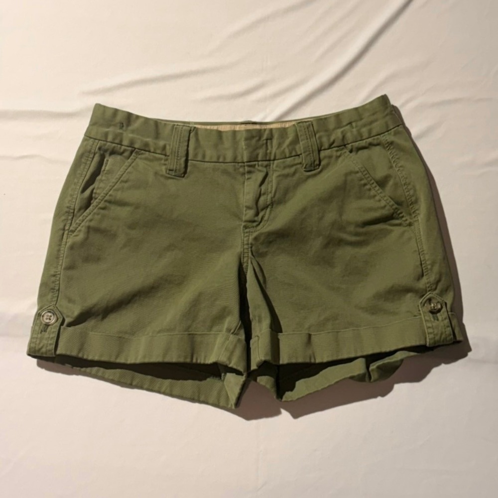 Banana Republic Olive Green‎ Stretch Petite Chino Shorts Size 4P Mid Rise Cuffed